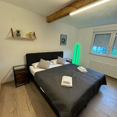 Schoene Ruhige Wohnung In Anliegerstrasse Essen Exteriör bild