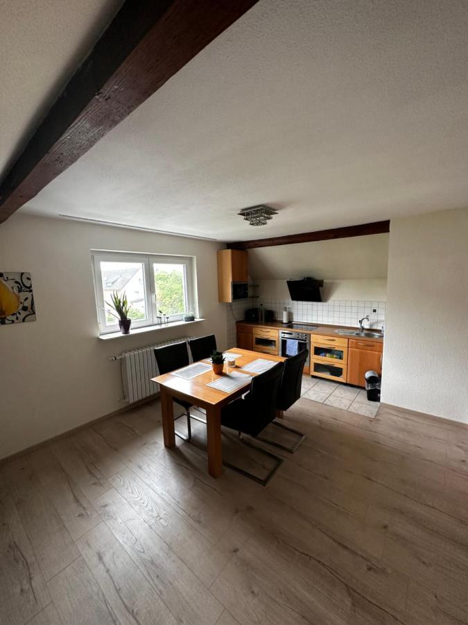 Schoene Ruhige Wohnung In Anliegerstrasse Essen Exteriör bild